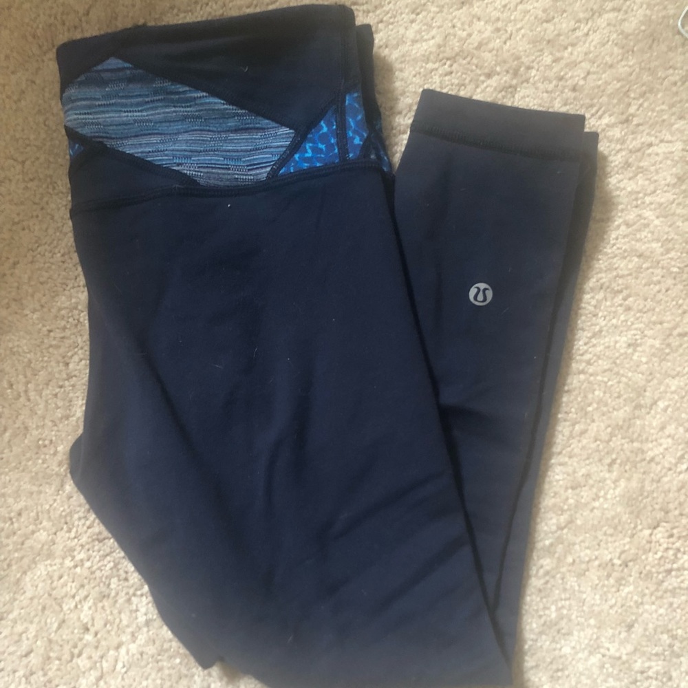 Navy blue crop lulu